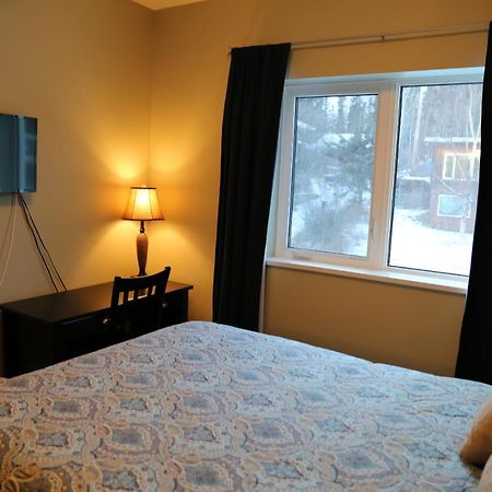 Downtown Whitehorse Deluxe 2 Bedroom Condo Esterno foto