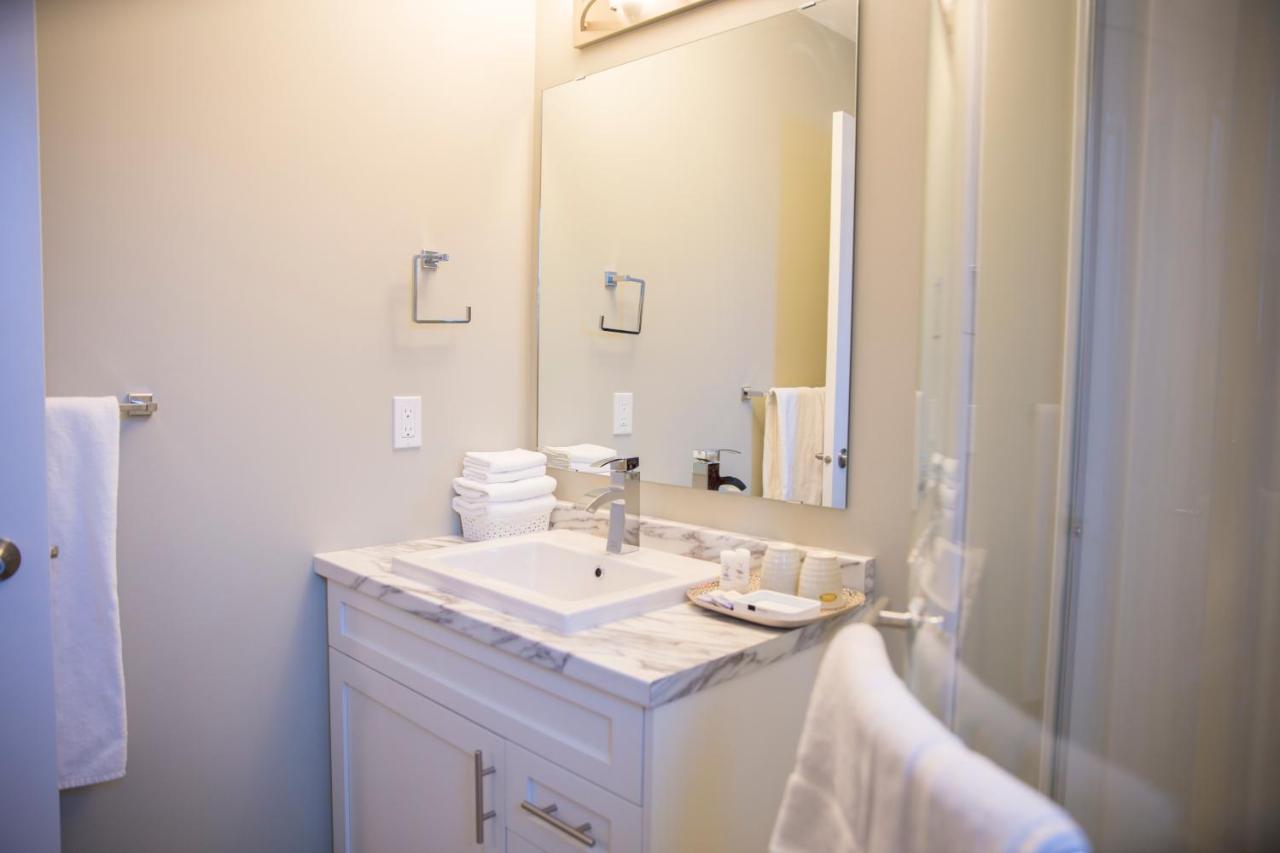 Downtown Whitehorse Deluxe 2 Bedroom Condo Esterno foto