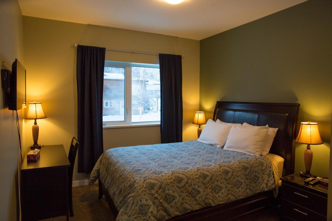 Downtown Whitehorse Deluxe 2 Bedroom Condo Esterno foto