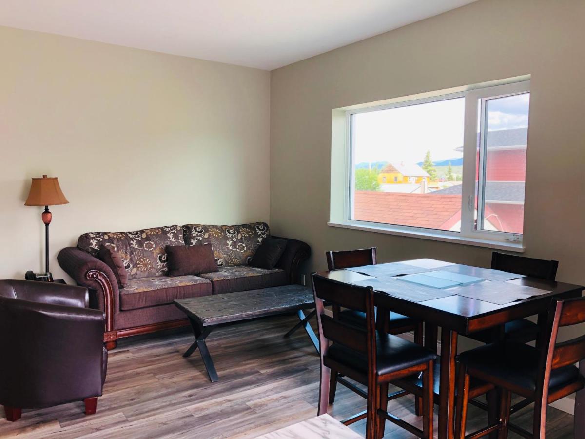 Downtown Whitehorse Deluxe 2 Bedroom Condo Esterno foto