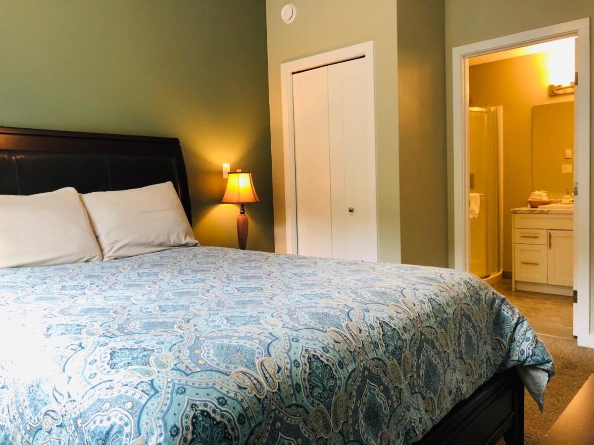 Downtown Whitehorse Deluxe 2 Bedroom Condo Esterno foto