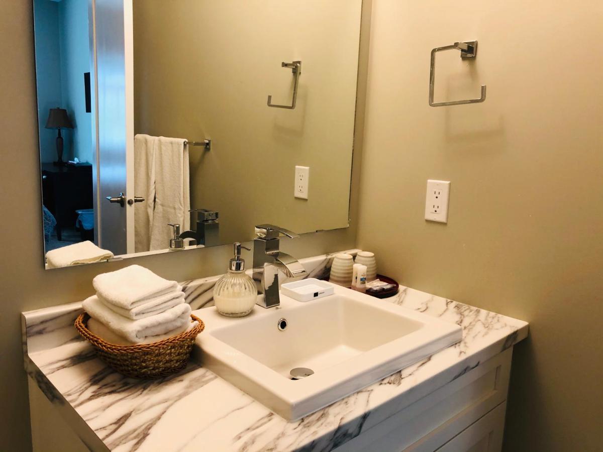 Downtown Whitehorse Deluxe 2 Bedroom Condo Esterno foto